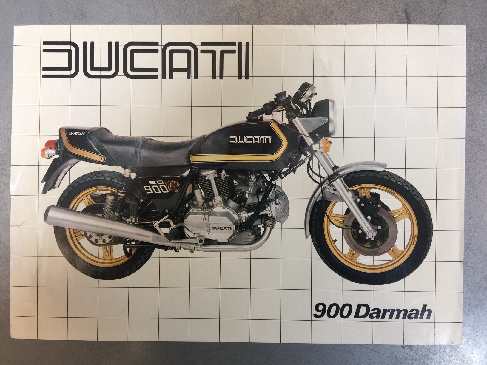Brochure: SD900 Darmah Black